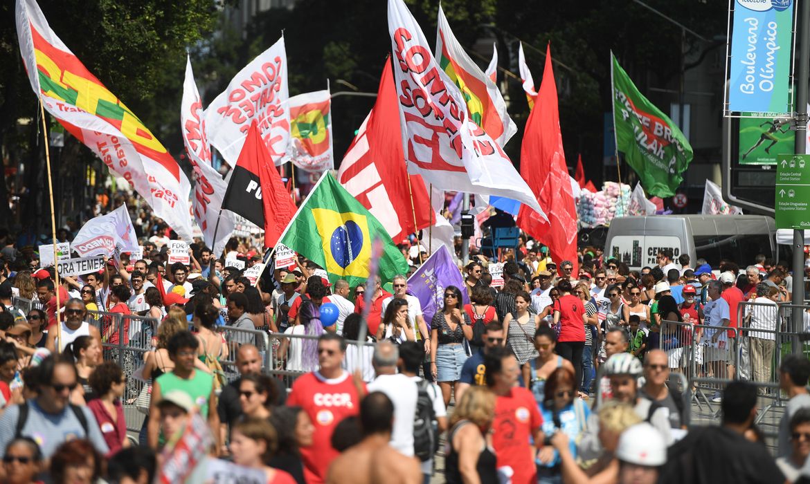Rio de Janeiro - Grito dos excluídos caminha pelo centro da cidade até o Boulevard Olímpico (Tânia Rêgo/Agência Brasil)