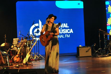 Larissa Vitorino conquistou reconhecimento no Festival de Música da Rádio Nacional