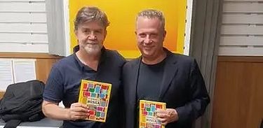 Fabio Malenronka, organizador do Livro &quot;Caixinhas de Músicas&quot;