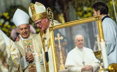 Cardinal Timothy Dolan celebrates Mass for Pope Francis at St. Patrick's Cathedral in Manhattan in New York City, U.S. April 22, 2025. Reuters/Eduardo Munoz/Proibida reprodução