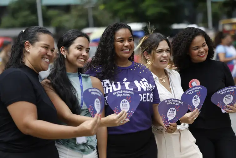 Rio de Janeiro (RJ), 11/02/2026 – A campanha “Não é Não! Respeite a decisão” realiza ação no Largo da Carioca para reforçar o combate ao assédio e à importunação sexual no Carnaval. Foto: Fernando Frazão/Agência Brasil