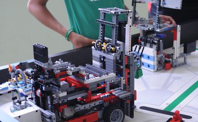 Competição de Robótica reúne 600 estudantes/Fotos da Equipe Lego Field