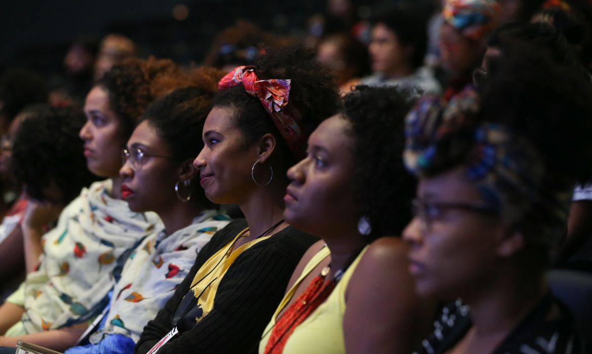 Brasília - Mesa de discussão Nós por Nós: Mídias Negras em Ação, no quarto dia do Festival Latinidades 2016  (Elza Fiuza/Agência Brasil)