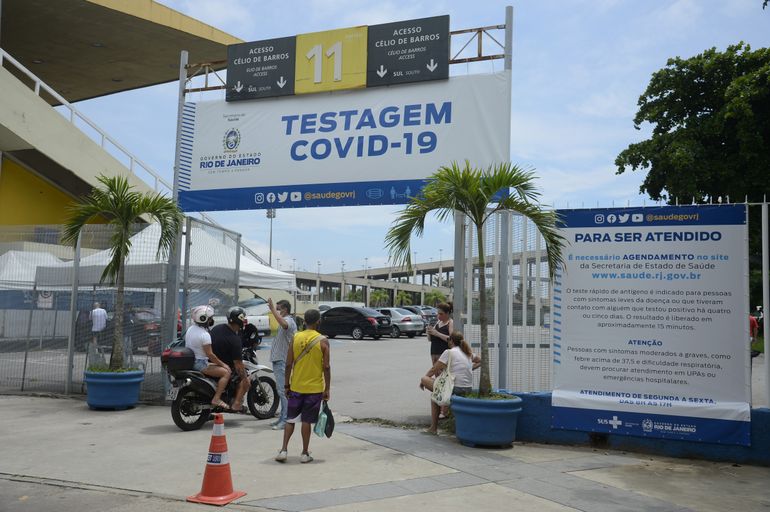 Posto de testagem Covid-19 no Maracanã, zona norte do Rio de Janeiro, não apresenta filas
