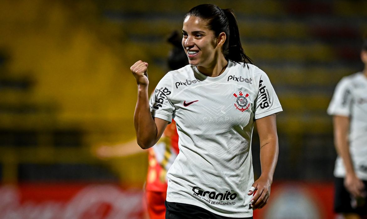 Corinthians goleia e se garante nas quartas da Libertadores feminina