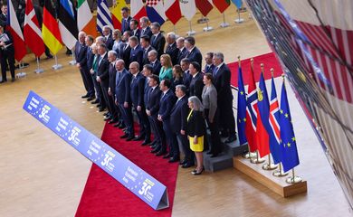 European Union leaders pose for a family photo together with their counterparts of the European Economic Area, Iceland and Norway, to mark the 30th anniversary of their relationship, in Brussels, Belgium March 22, 2024. REUTERS/Johanna Geron