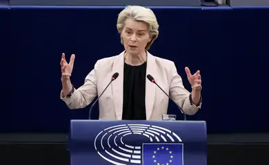 Presidente da Comissão Europeia, Ursula von der Leyen, durante sessão do Parlamento Europeu, em Strasbourg, na França
27/11/2024
REUTERS/Yves Herman