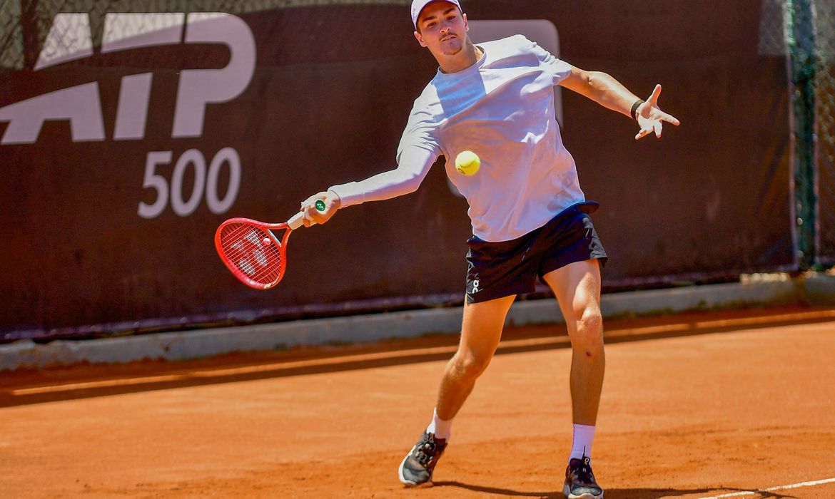 Com João Fonseca, brasileiros disputam chaves principais do Rio Open