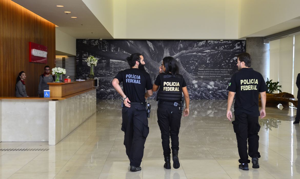 São Paulo -  Polícia Federal chega à sede da Construtora Odebrecht, na 23ª fase da Operação Lava Jato ( Rovena Rosa/Agência Brasil)