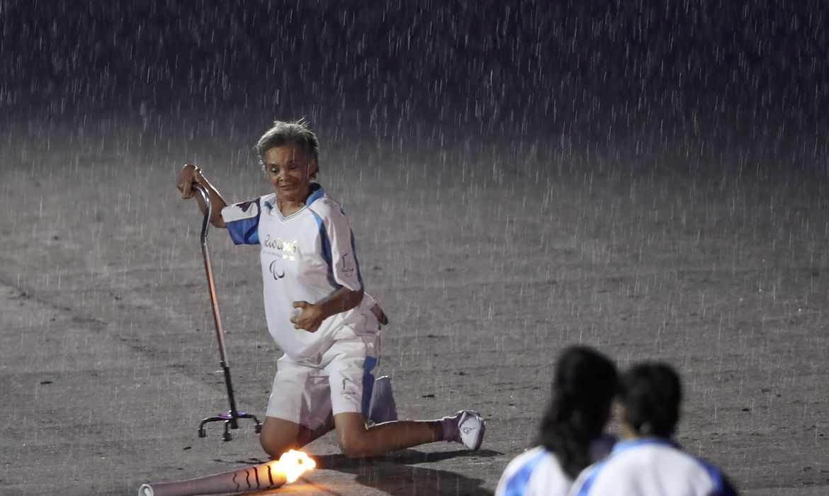 Márcia Malsar carregou a tocha na cerimônia de abertura da Paralimpíada Rio 2016