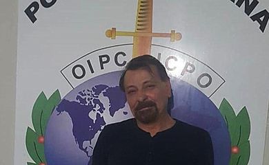 O italiano Cesare Battisti, de 64 anos, cuja extradição foi determinada pelo Supremo Tribunal Federal, em 13 de dezembro do ano passado, foi capturado na Bolívia