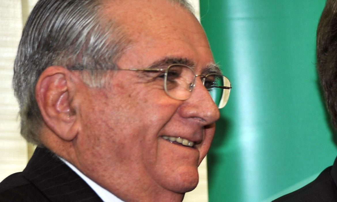 O deputado federal João Castelo, do PSDB-MA, morreu neste domingo (11). 
