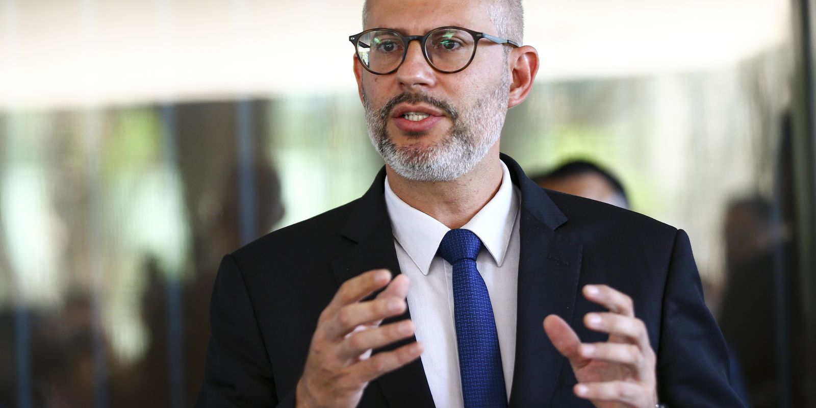 O Ministro Da Educação, Victor Godoy, Durante Entrevista Coletiva No ...