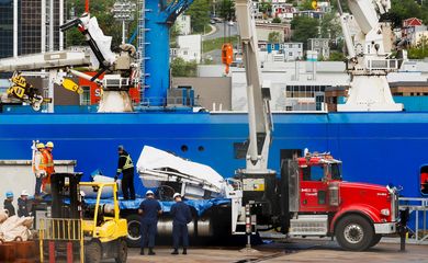 Embarcação Horizon Arctic descarrega pedaços do submersível Titan em St. John, Terra Nova e Labrador, no Canadá 28/6/2023 REUTERS/David Hiscock