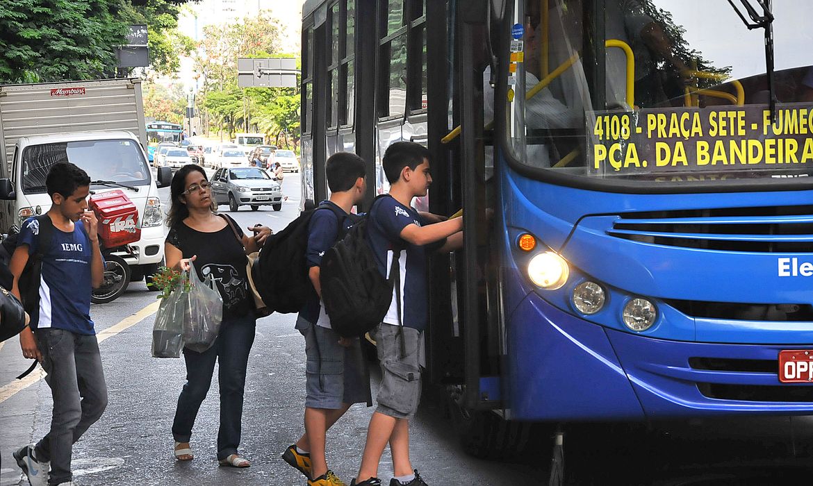 Belo Horizonte (BH) 16/07/2023 Os ônibus que atendem vilas e favelas terão passe livre integral para estudantes da rede pública.Foto: Breno Pataro/ Prefeitura de Belo Horizonte.