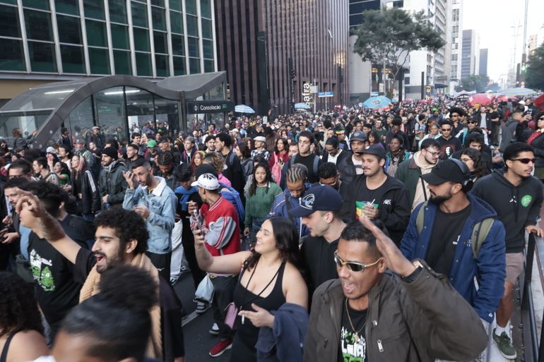 São Paulo (SP), 14/06/2025 - Marcha da Maconha na Avenida Paulista . Foto: Paulo Pinto/Agência Brasil