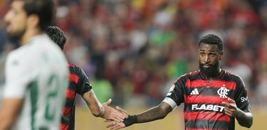 Gerson em ação pelo Flamengo