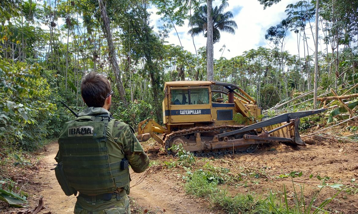 Destruição de estruturas do garimpo ilegal na Terra Indígena Yanomami