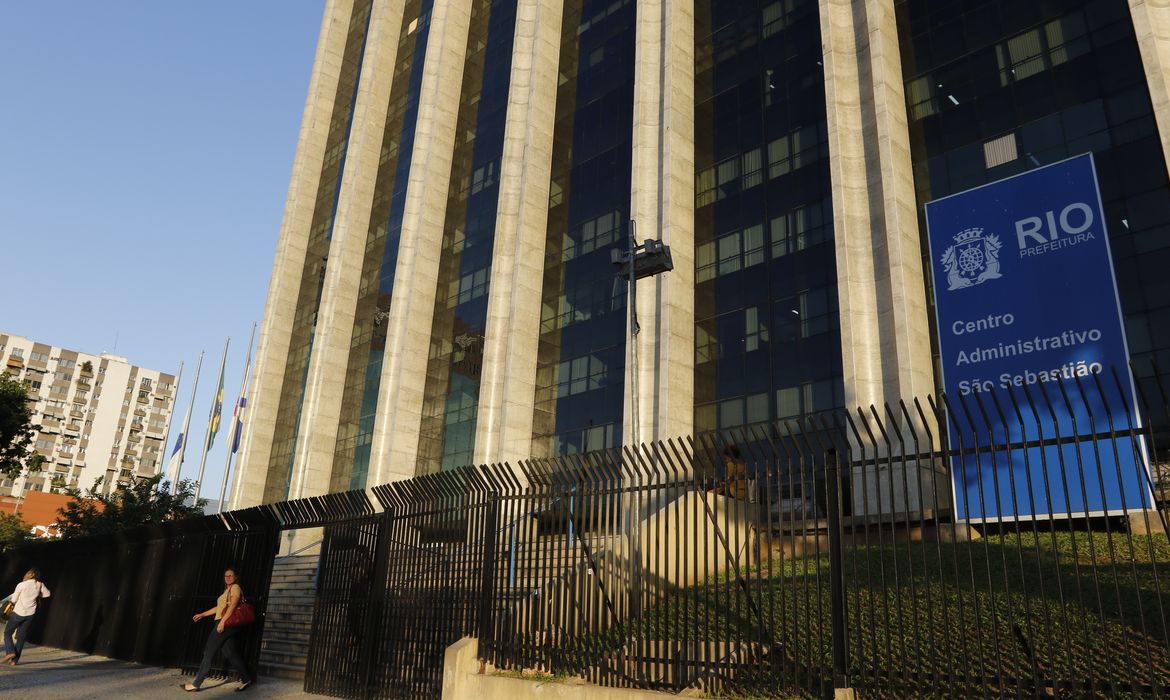 Fachada do Centro Administrativo São Sebastião, edifício sede da Prefeitura do Rio de Janeiro, na Cidade Nova.