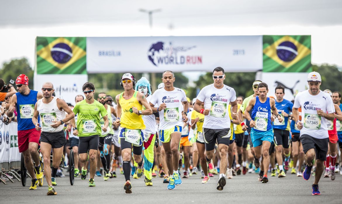 Participantes da corrida Wings for life World Run Brasília