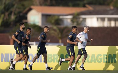 Primeiro treino da Seleção Brasileira na Granja Comary durante a preparação para o jogo contra a Bolívia pela primeira rodada das Eliminatórias da Copa do Mundo 2022. Lucas Figueiredo/CBF
