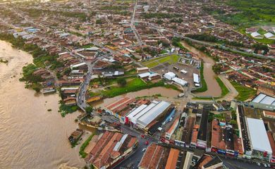 Alagoas sofre com enchentes