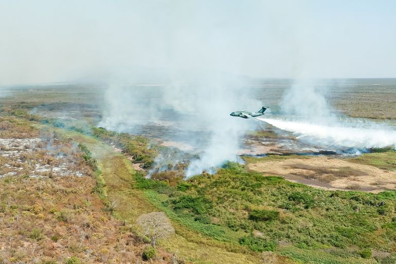 Cuiabá (MT) 31.07.2024 - Sobrevoo de áreas incendiadas, em Corumbá. Corumbá - MS.  Foto: Ricardo Stuckert / PR