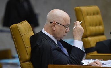Brasília - Um dos filhos do ministro do Supremo Tribunal Federal (STF) Teori Zavascki, Francisco Zavascki, confirmou pelo Facebook que o pai estava no avião que caiu na tarde de hoje (19) em Paraty  (Arquivo/Marcello Casal Jr/Agência Brasil