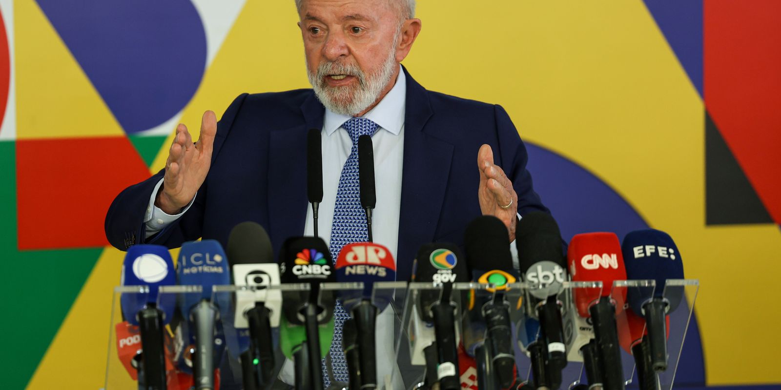 “Maior programa de crédito do país”, diz Lula sobre consignado CLT “Maior programa de crédito do país”, diz Lula sobre consignado CLT
