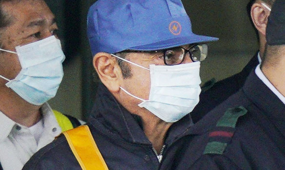 O ex-presidente da Nissan Motor Carlos Ghosn deixa a Casa de Detenção de Tóquio 