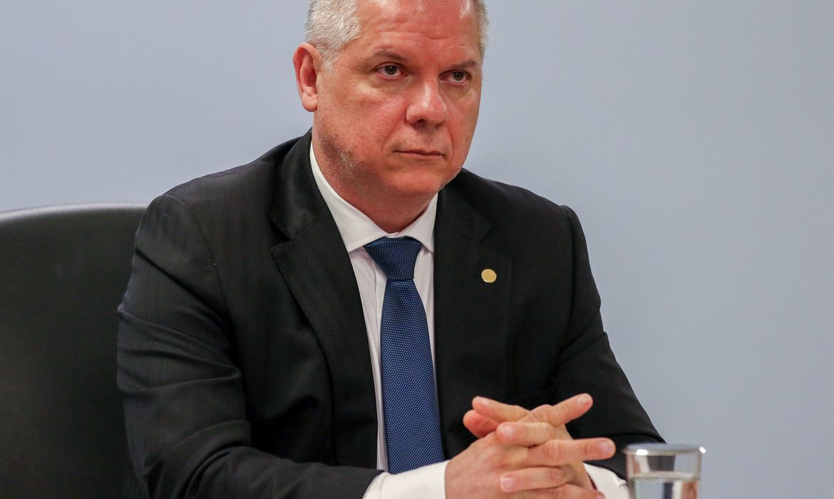 José Cruz/Agência Brasil Brasília-DF, 19/07/2023, O presidente do INSS, Alessandro Stefanutto, durante entrevista coletiva sobre a modernização tecnológica da folha de pagamentos do INSS, na sede da Dataprev, em Brasília. Foto: José Cruz/Agência Brasil