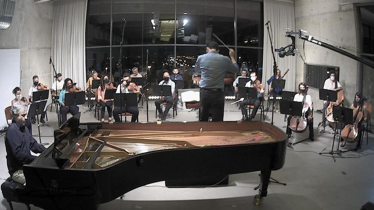 Partituras apresenta espetáculo da Orquestra Rio Sinfônica com repertório de Mozart