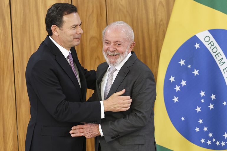 Brasília (DF), 19/02/2025 - O presidente Luiz Inácio Lula da Silva e o primeiro-ministro português, Luís Montenegro, durante entrevista coletiva ecerimônia de assinatura de acordos nos setores de saúde, ciência e tecnologia e segurança pública. Foto: Marcelo Camargo/Agência Brasil