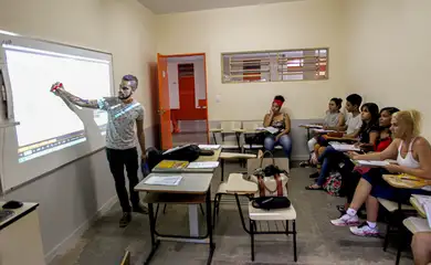 Brasília (DF) 28/11/2023 – Estudantes do ensino médio terão poupança para permanecer na escola
Foto: Joel Rodrigues/Agência Brasília