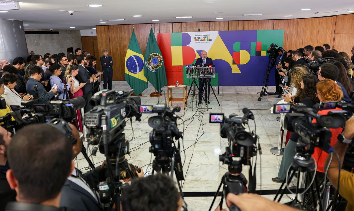 Brasília (DF), 30/01/2025 - Em entrevista coletiva, concedida na manhã desta quinta-feira (30), Lula cobrou seriedade dos países que assumiram esse compromisso e lembrou do papel importante que a população local da Amazônia terá para a manutenção da floresta em pé. 
Foto: Jose Cruz/Agência Brasil
