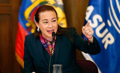 Quito – A ministra das Relações Exteriores do Equador, María Fernanda Espinosa, durante coletiva de imprensa em que confirmou que seu país concedeu, em dezembro, a naturalização equatoriana ao fundador do WikiLeaks, Julian Assange. Ele está