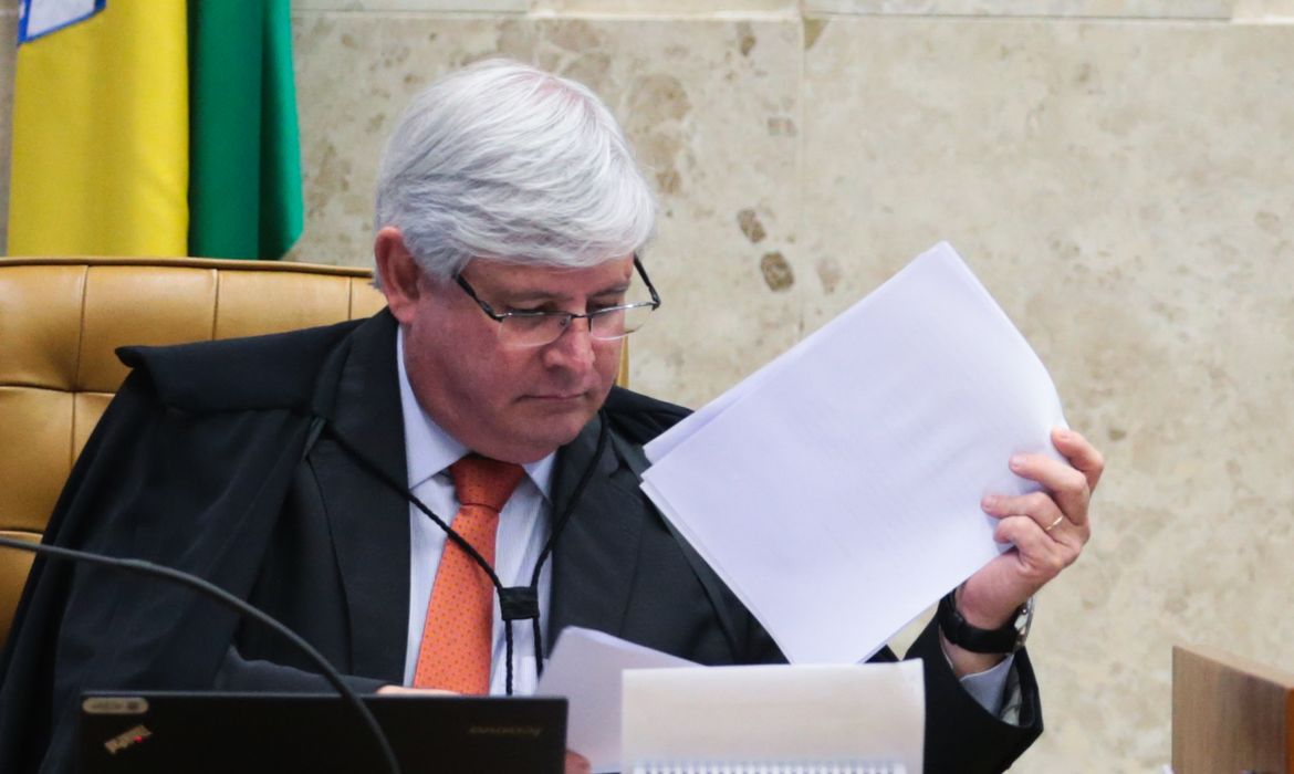 Brasília - O Procurador Geral da República, Rodrigo Janot, durante sessão plenária do STF para julgar a liminar sobre o afastamento de Renan Calheiros, da presidência do Senado (José Cruz/Agência Brasil)