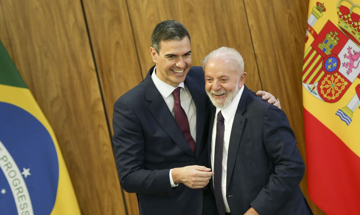 Brasília (DF), 06/03/2024 - O presidente Luiz Inácio Lula da Silva e o Presidente do Governo da Espanha, Pedro Sánchez, durante cerimônia de assinatura de atos e declaração à imprensa, no Palácio do Planalto. Foto: Marcelo Camargo/Agência Brasil