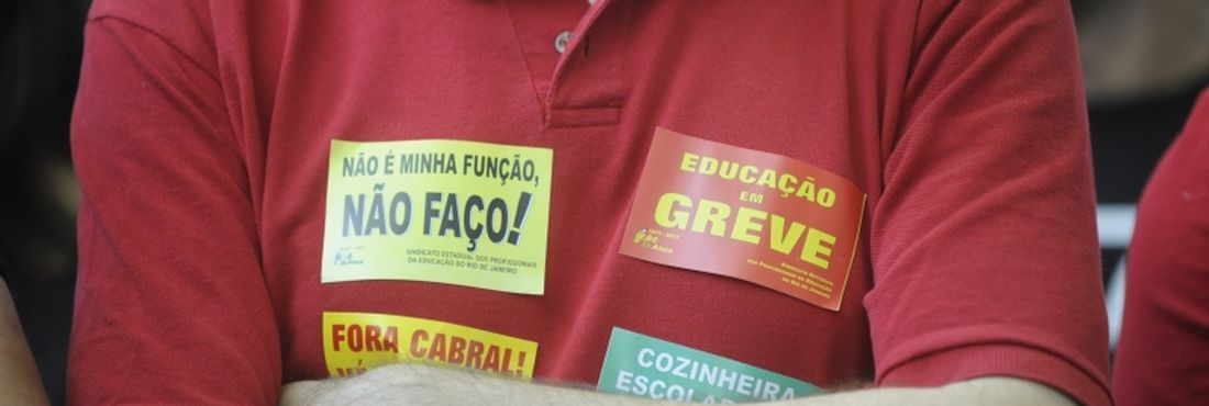 Rio de Janeiro - Os profissionais da rede municipal de ensino realizaram hoje (9/10) assembleia geral da categoria. A plenária discutiu os rumos da greve nas escolas municipais do Rio