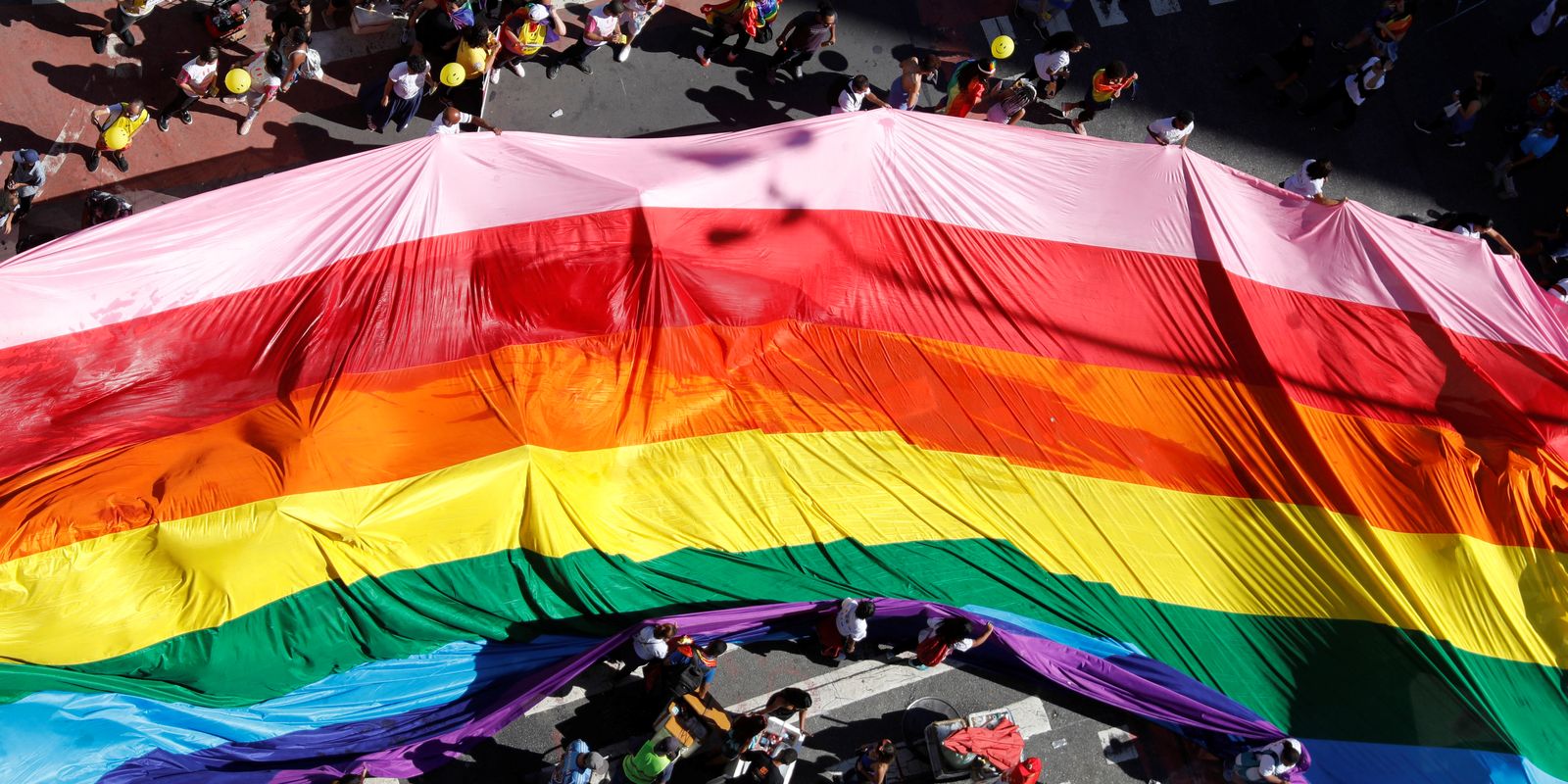 Cidade do Rio se cobre com as cores do arco-íris para festejar o Dia  Internacional do Orgulho LGBTQIAP+ - Rio - Extra Online