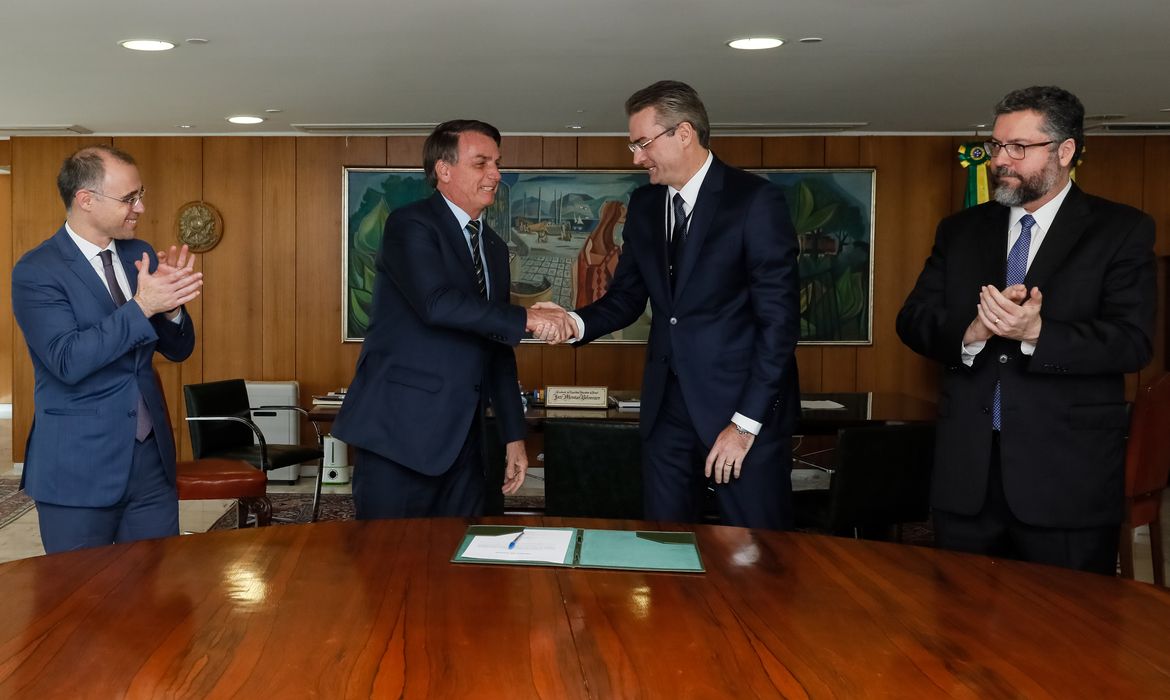 O presidente da República Jair Bolsonaro, durante assinatura do Termo de posse do Diretor-geral da Polícia Federal,Rolando Alexandre de Souza