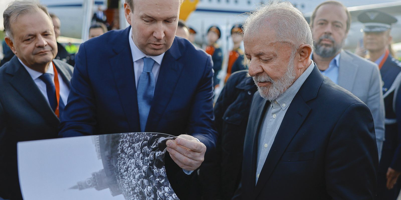 Lula renova convite a primeiro-ministro indiano para visita ao Brasil Lula renova convite a primeiro-ministro indiano para visita ao Brasil