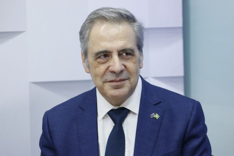 Carlos Oliveira, União Européia