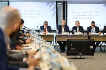 Rio de Janeiro (RJ), 10/07/2024 – Reunião de apresentação do Fundo Climático do Banco Nacional de Desenvolvimento Econômico e Social (BNDES) aos governadores do Consórcio Brasil Verde, na instituição, no centro do Rio de Janeiro .  Foto: Tomaz Silva/Agência Brasil