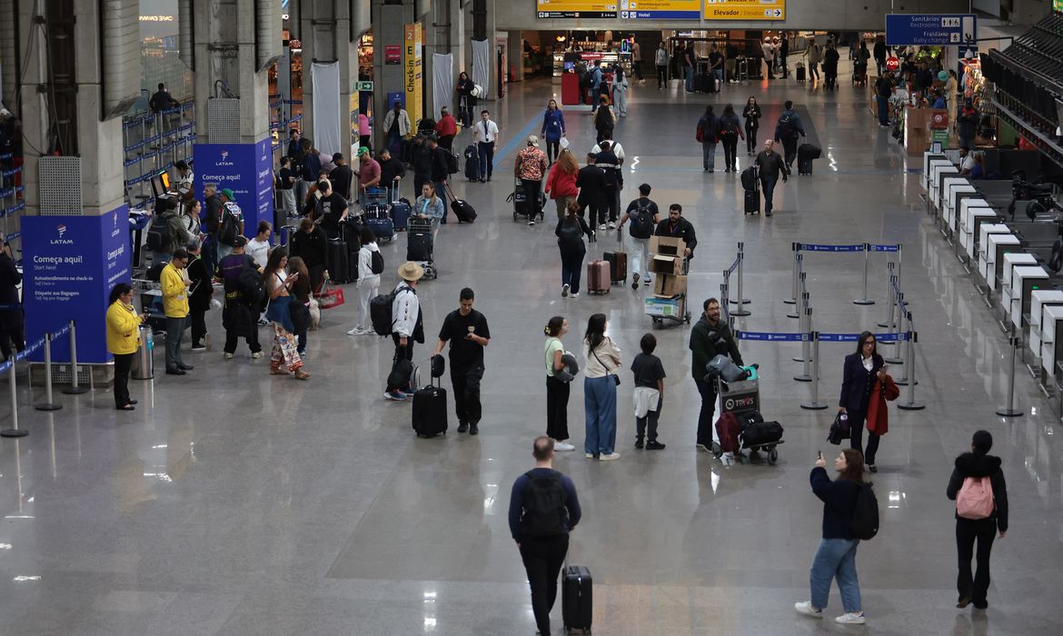 Paraná deve bater recorde com mais de um milhão de turistas estrangeiros em 2025