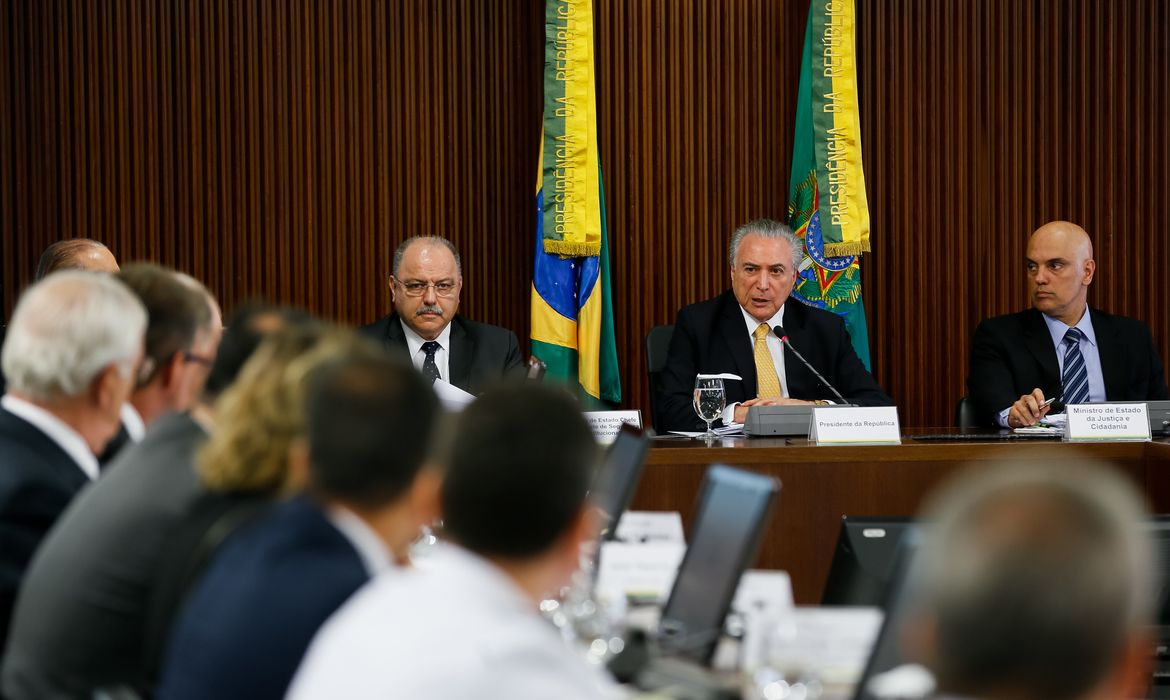Brasília - Presidente Michel Temer reúne sua assessoria para discutir medidas emergenciais para a área de segurança pública  (Beto Barata/PR)