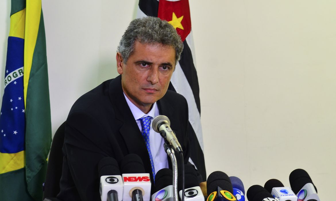 São Paulo -  O promotor de Justiça do Juizado Especial Criminal, Paulo Sérgio Castilho, dá coletiva sobre torcidas organizadas, no Fórum Criminal da Barra Funda (Rovena Roso/Agência Brasil)