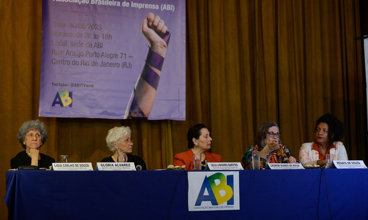 Rio de Janeiro (RJ), 30/08/2023 – Mesa de debate do evento 48 Anos de Ousadia Feminista, ecos do seminário da ONU-ABI 1975, na sede da Associação Brasileira de Imprensa (ABI), no centro da capital fluminense. Foto: Tomaz Silva/Agência Brasil