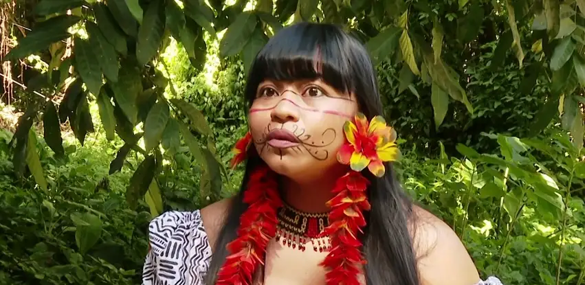 Influenciadores indígenas compartilham cultura nas redes sociais