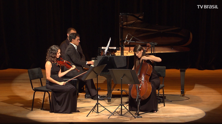 Trio Porã é composto por Maressa Carneiro (violino), Glenda Carvalho (violoncelo) e Ciro Magnani (piano)